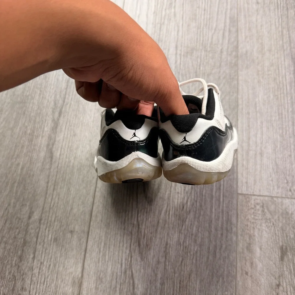 Jordan 11 Toddler Size 6C White Black Patent Leather
